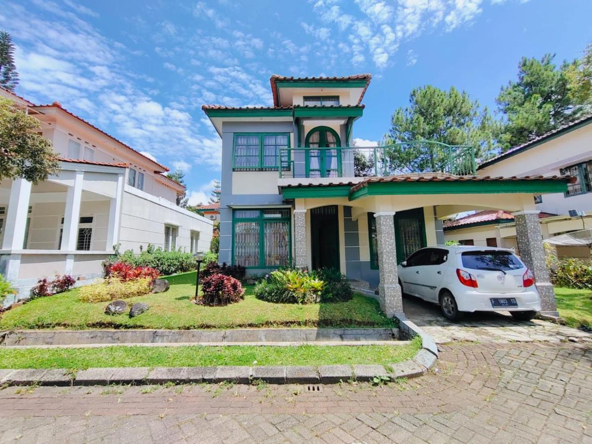 Villa Semesta Cikundul Exterior foto