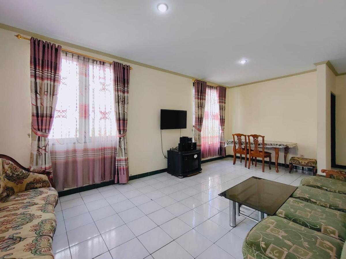 Villa Semesta Cikundul Exterior foto